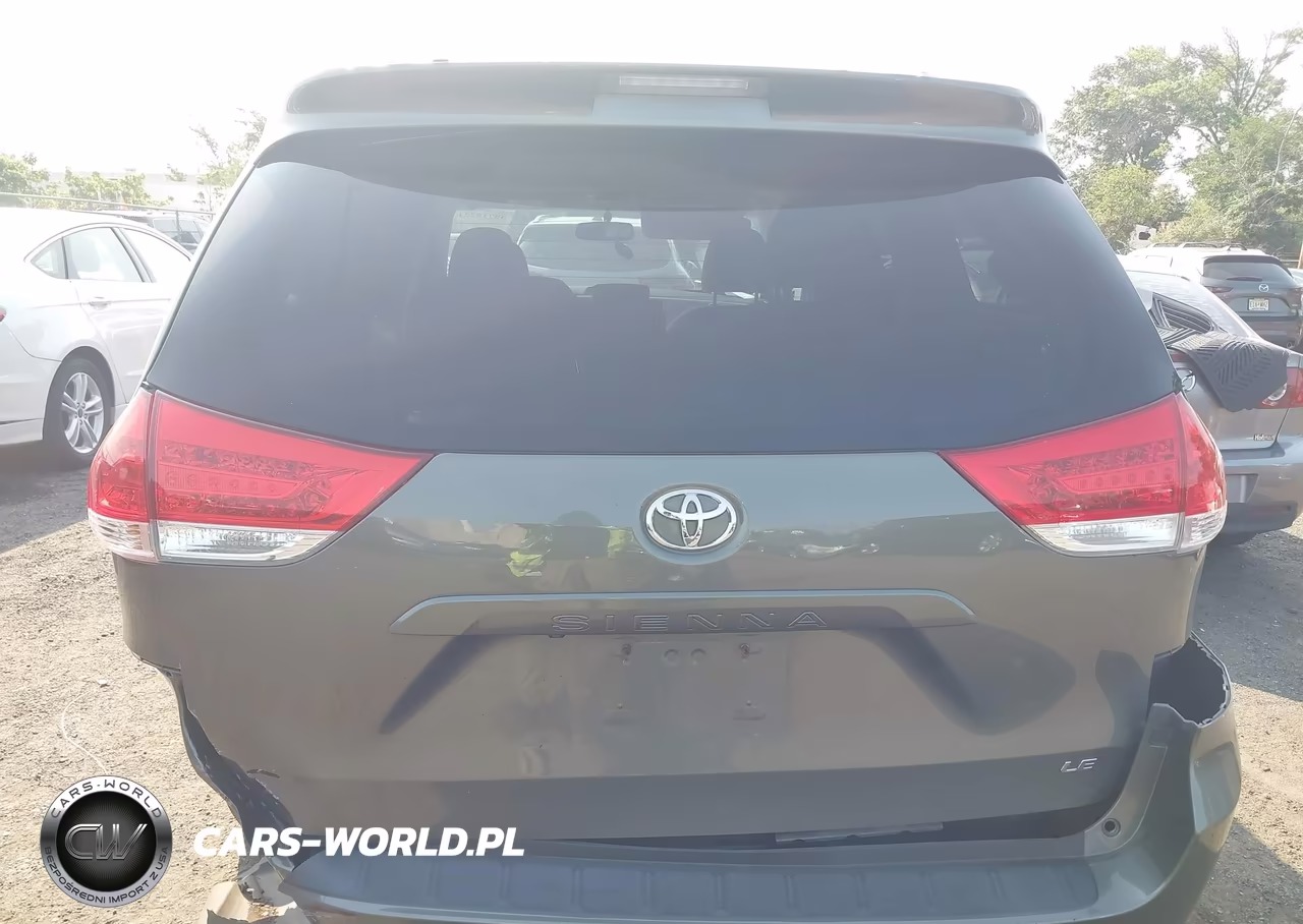 2011 Toyota Sienna Le V6 VIN:5TDKK3DC6BS097813 - 16