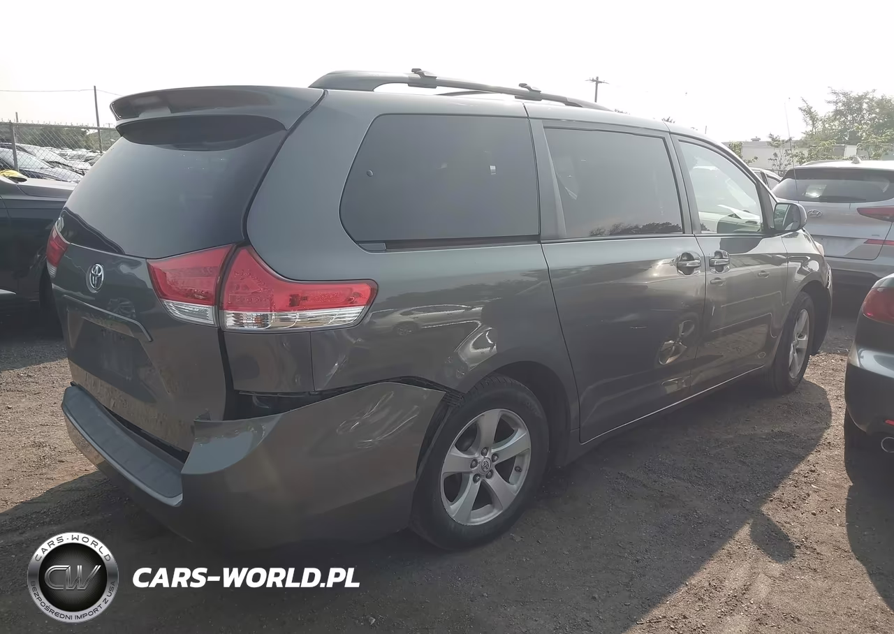 2011 Toyota Sienna Le V6 VIN:5TDKK3DC6BS097813 - 4