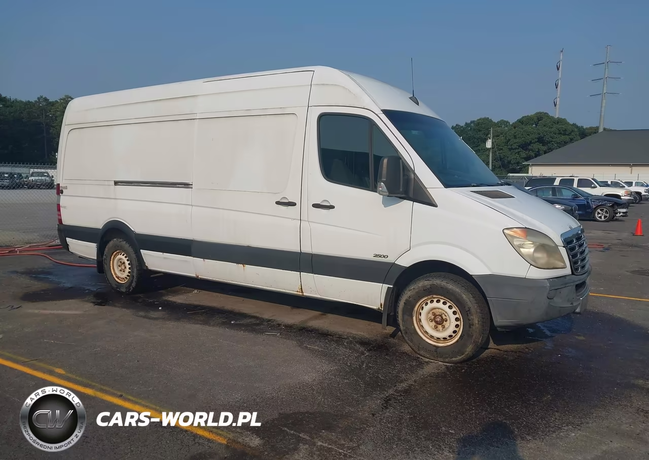 2010 Freightliner Sprinter 2500 – zdjęcie 1 z 16