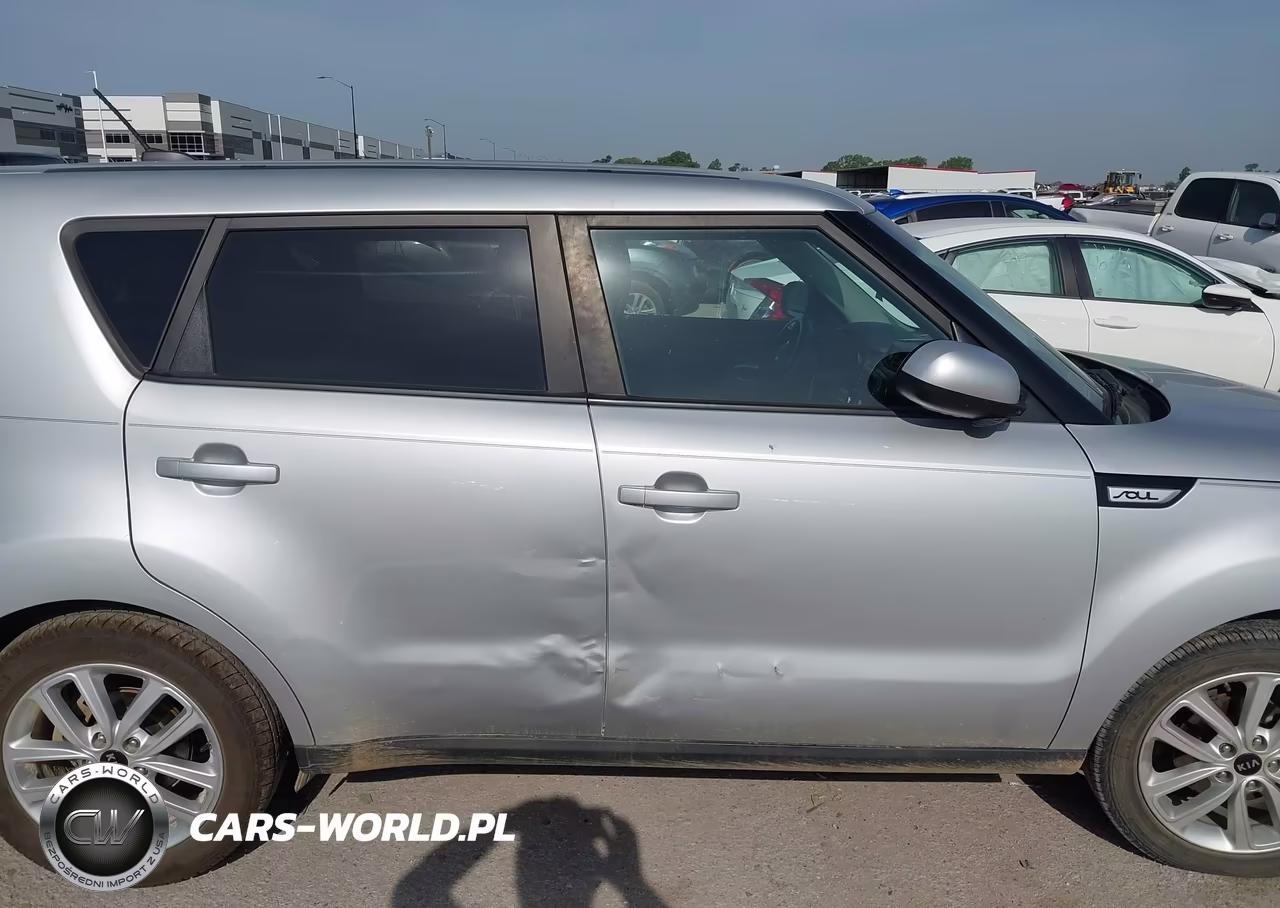 2018 Kia Soul + VIN:KNDJP3A52J7538008 - 14