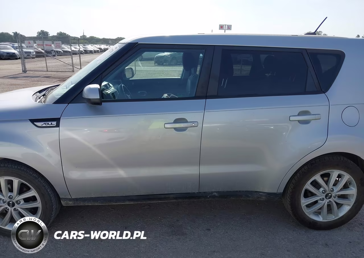 2018 Kia Soul + VIN:KNDJP3A52J7538008 - 15