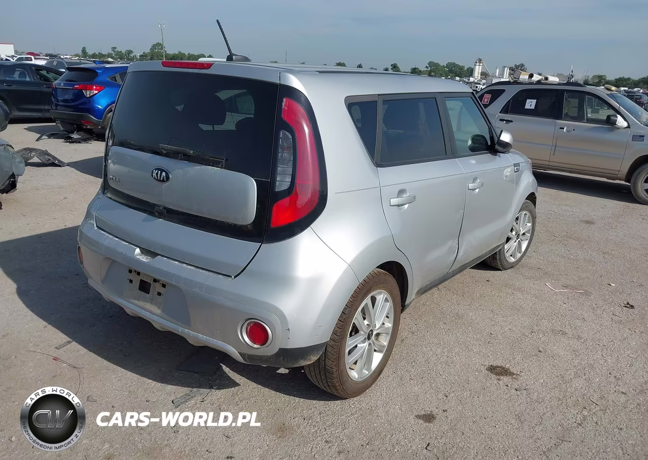2018 Kia Soul + VIN:KNDJP3A52J7538008 - 4