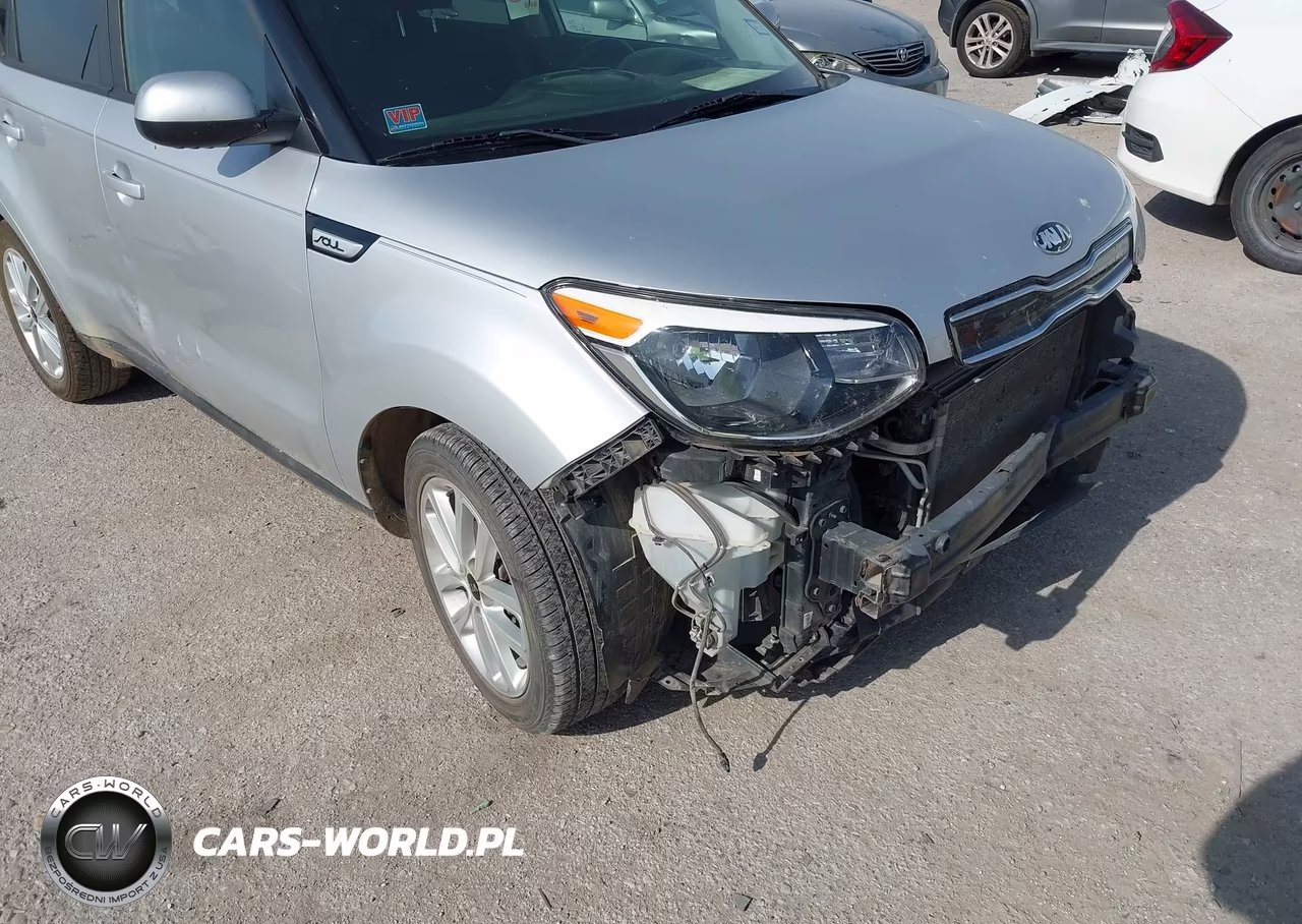2018 Kia Soul + VIN:KNDJP3A52J7538008 - 6