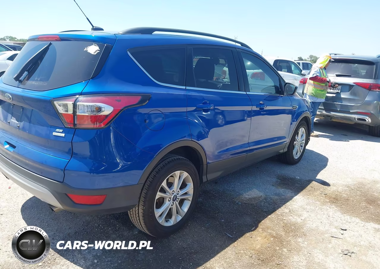 2017 Ford Escape Se VIN:1FMCU0GD1HUC24663 - 4