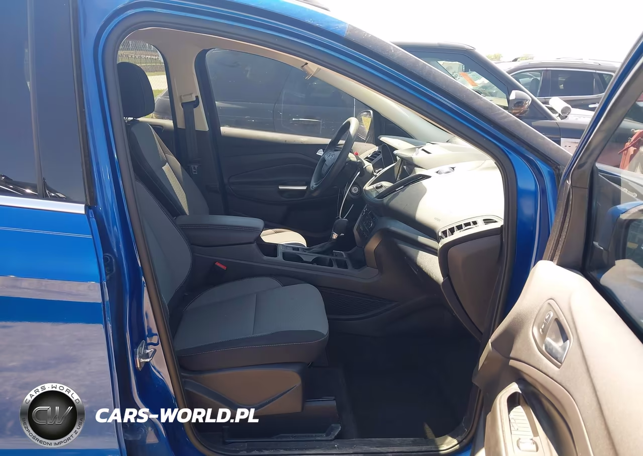 2017 Ford Escape Se VIN:1FMCU0GD1HUC24663 - 5