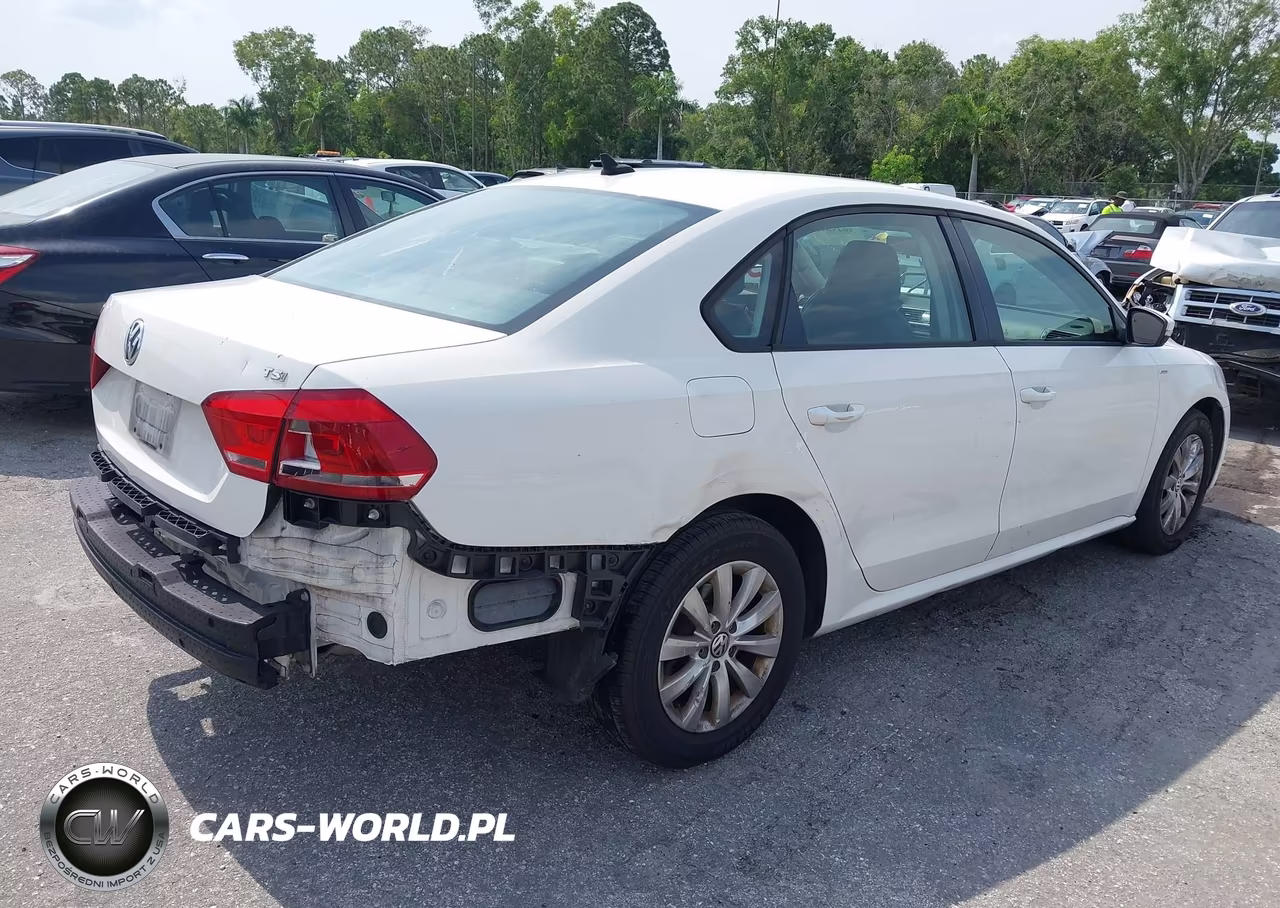 2015 Volkswagen Passat 1.8T Wolfsburg Edition VIN:1VWAS7A38FC019092 - 4