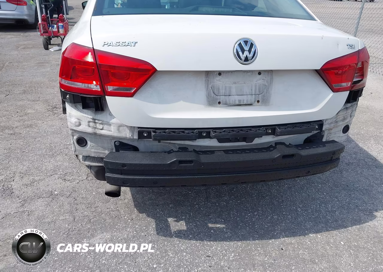 2015 Volkswagen Passat 1.8T Wolfsburg Edition VIN:1VWAS7A38FC019092 - 6