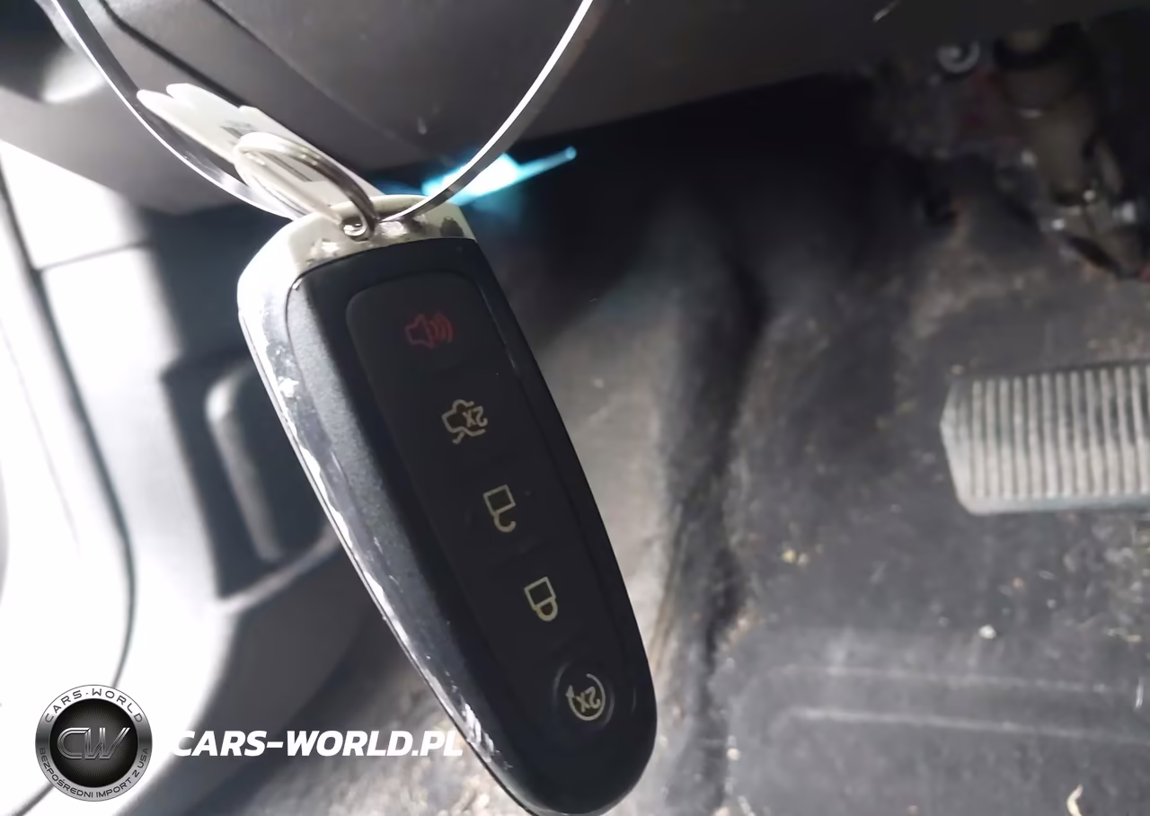 2013 Ford Focus Titanium VIN:1FADP3J20DL113603 - 11