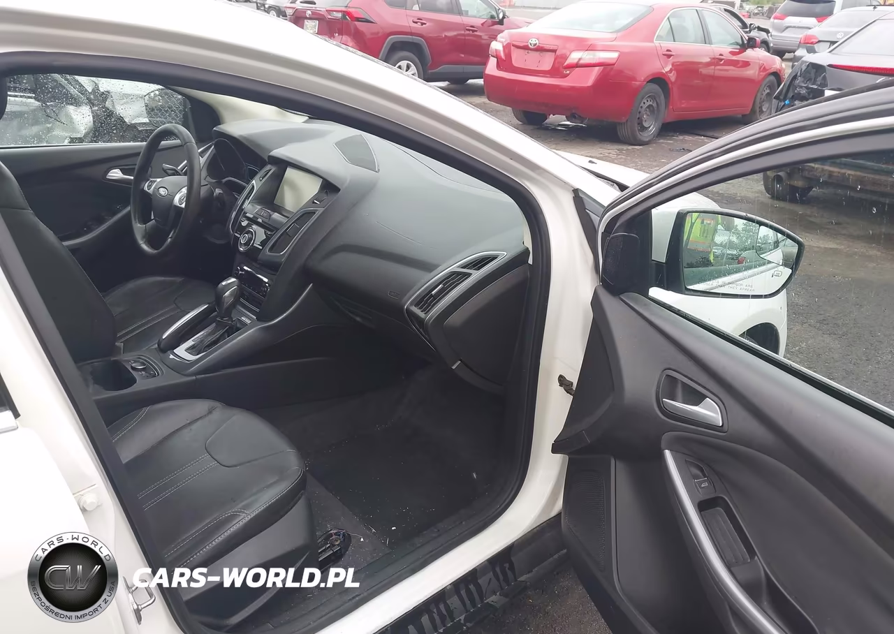 2013 Ford Focus Titanium VIN:1FADP3J20DL113603 - 5