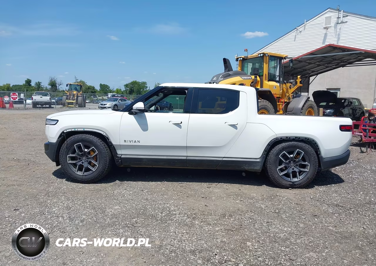 2023 Rivian R1T Adventure Quad Motor Large Pack VIN:7FCTGAAAXPN022973 - 14