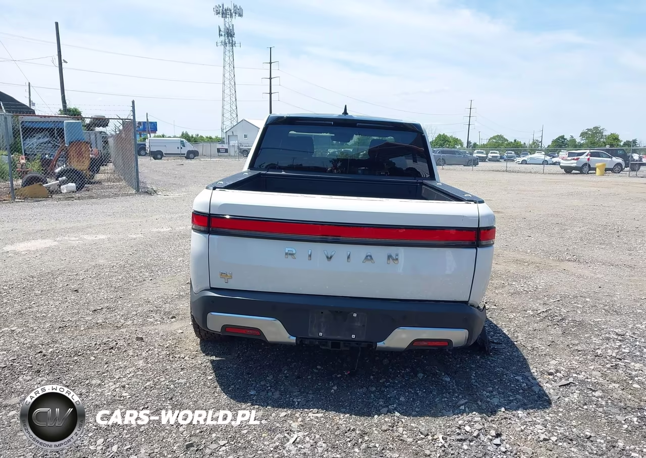 2023 Rivian R1T Adventure Quad Motor Large Pack VIN:7FCTGAAAXPN022973 - 16