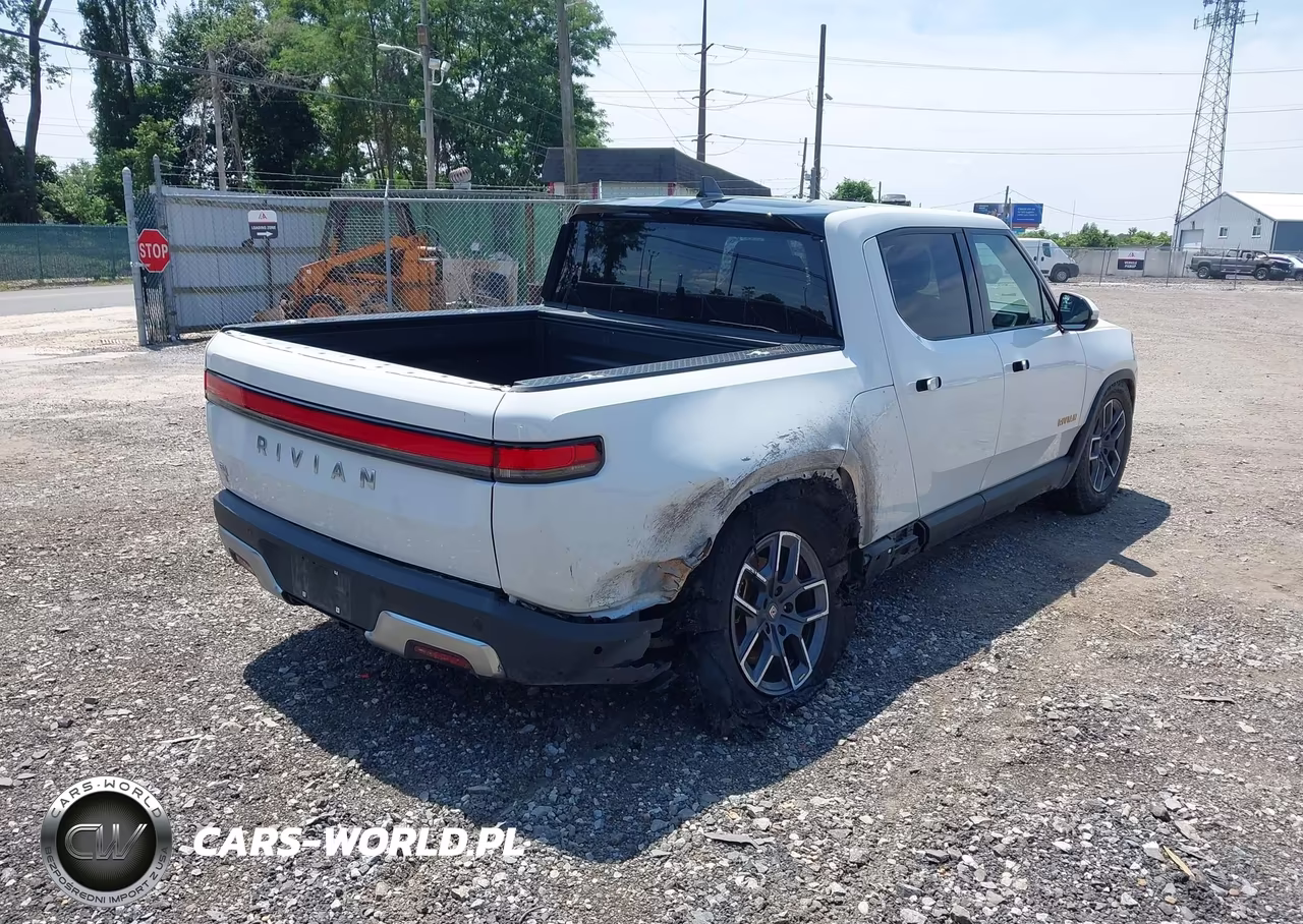 2023 Rivian R1T Adventure Quad Motor Large Pack VIN:7FCTGAAAXPN022973 - 4