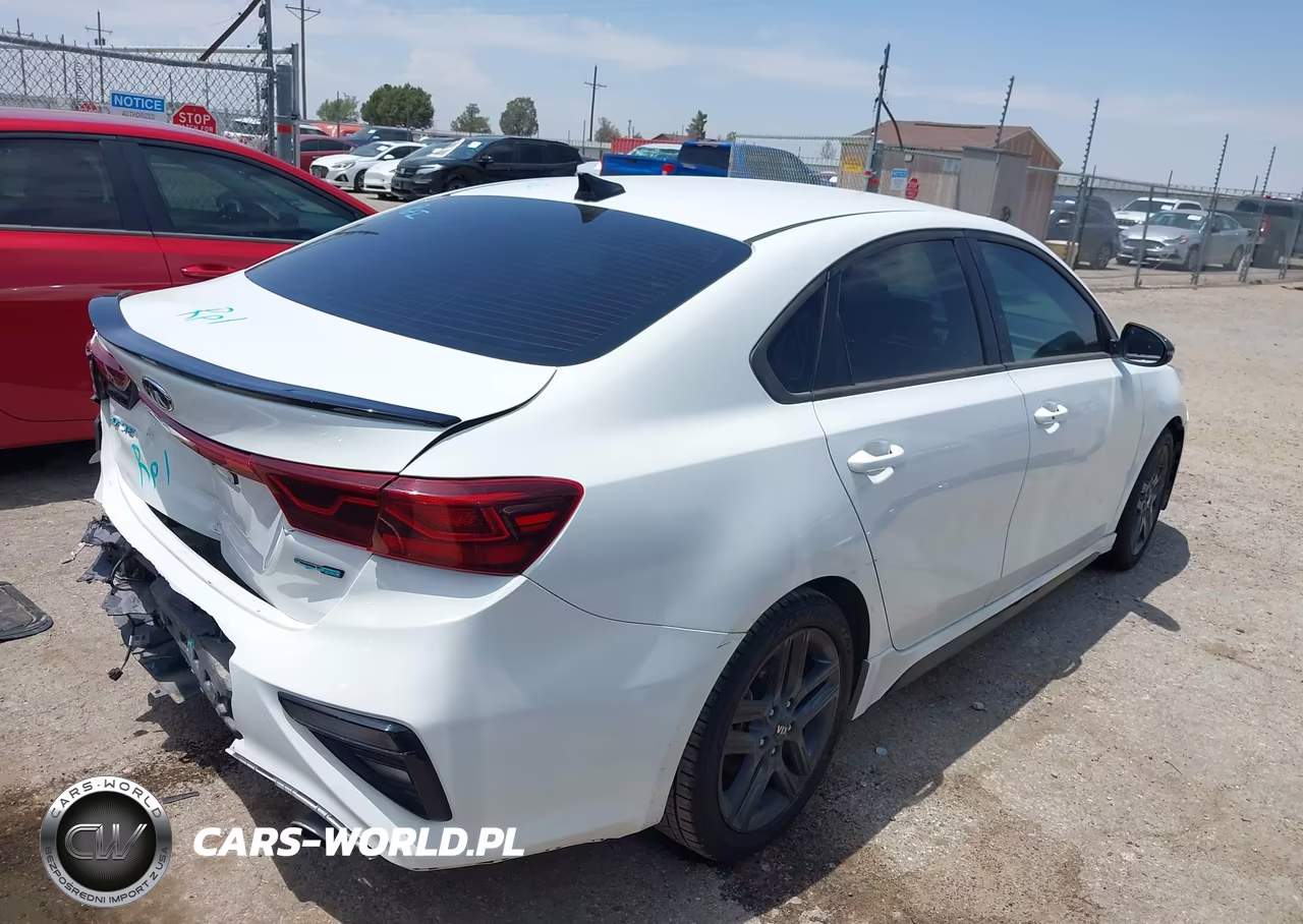 2021 Kia Forte Gt-Line VIN:3KPF34AD6ME283513 - 4