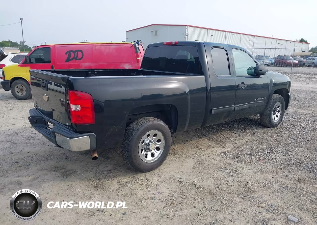 2011 Chevrolet Silverado 1500 Ls VIN:1GCRCREA1BZ444359 - 4