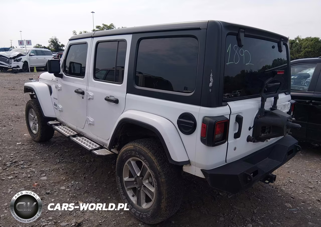 2018 Jeep Wrangler Unlimited Sahara 4X4 VIN:1C4HJXEN4JW211892 - 3