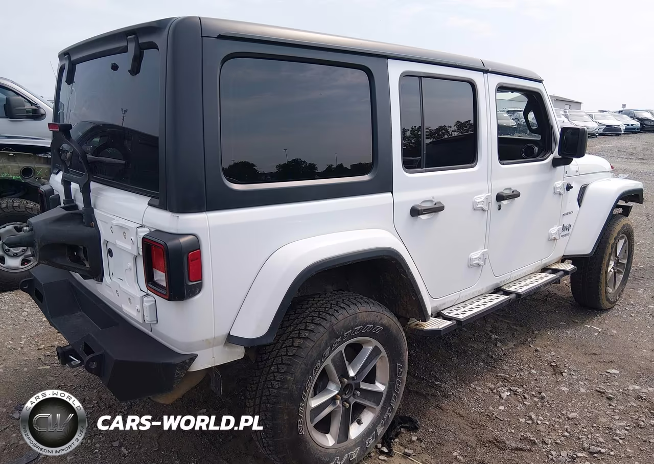 2018 Jeep Wrangler Unlimited Sahara 4X4 VIN:1C4HJXEN4JW211892 - 4