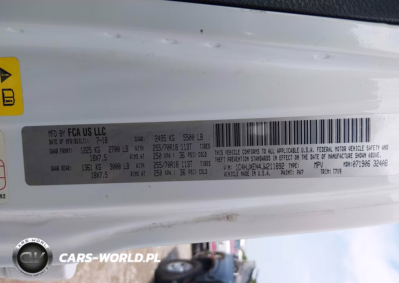 2018 Jeep Wrangler Unlimited Sahara 4X4 VIN:1C4HJXEN4JW211892 - 9