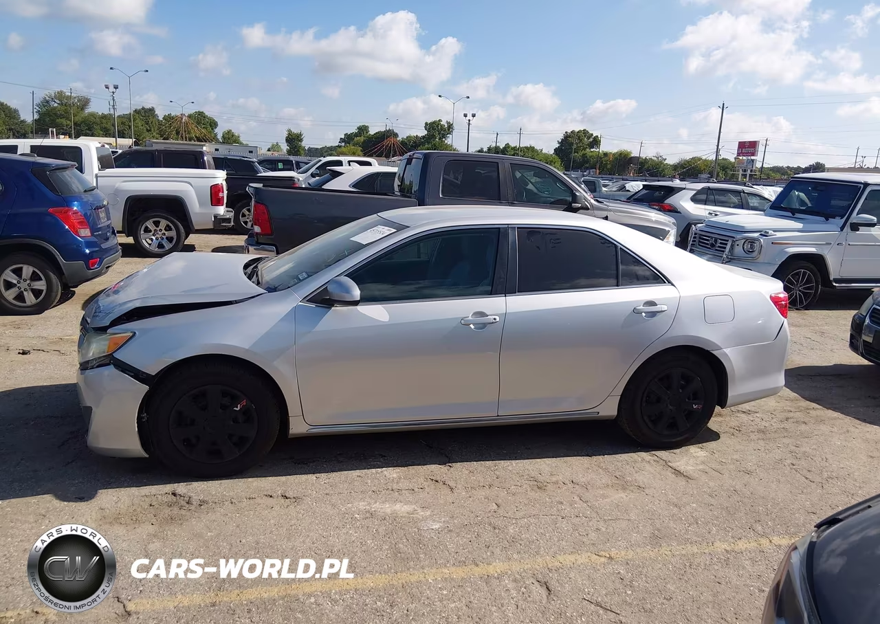 2014 Toyota Camry Le VIN:4T4BF1FK5ER360954 - 14