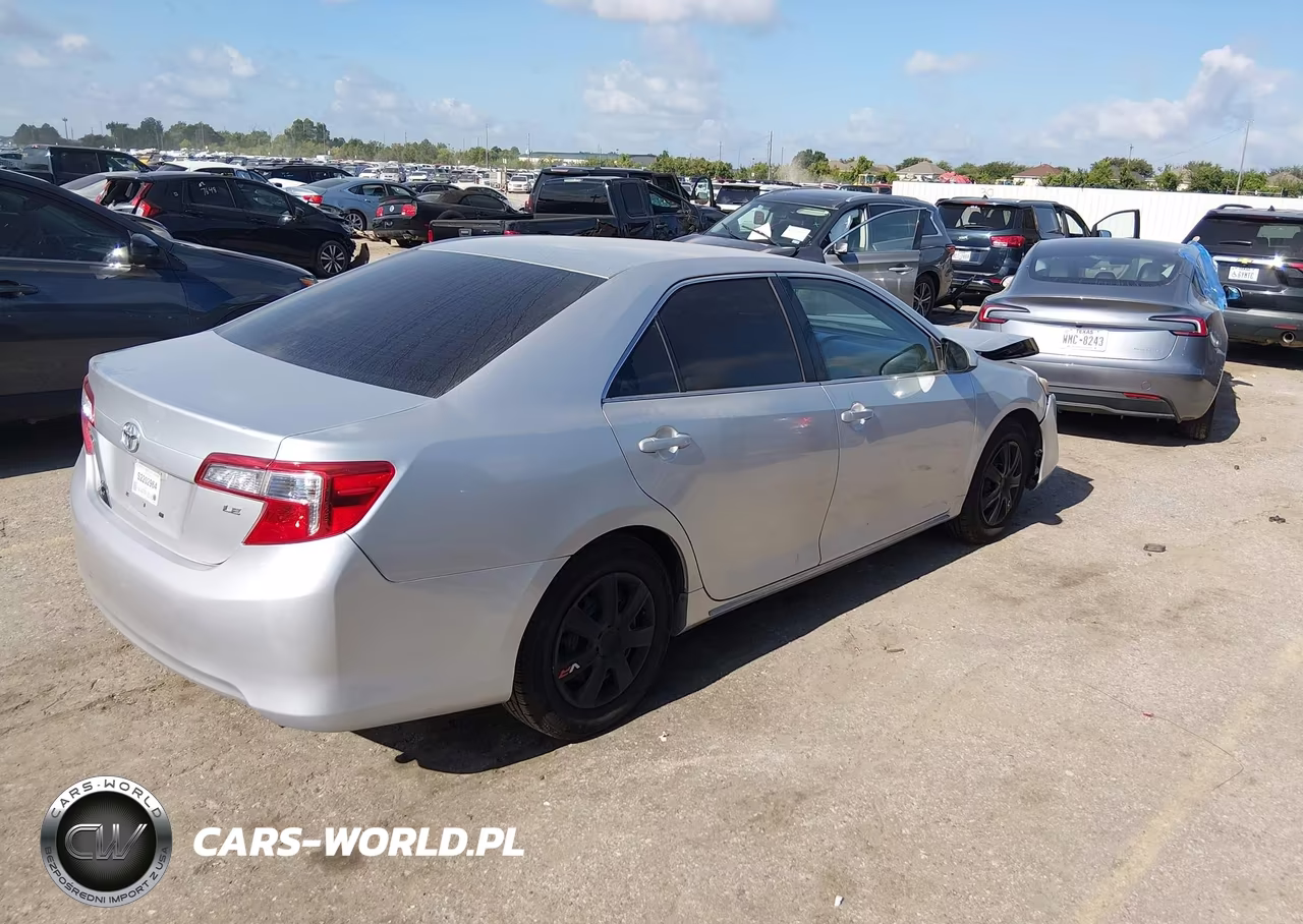 2014 Toyota Camry Le VIN:4T4BF1FK5ER360954 - 4