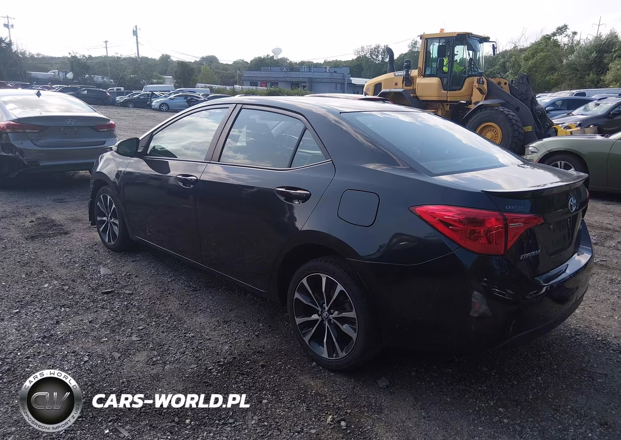 2018 Toyota Corolla Se VIN:2T1BURHE3JC090821 - 3