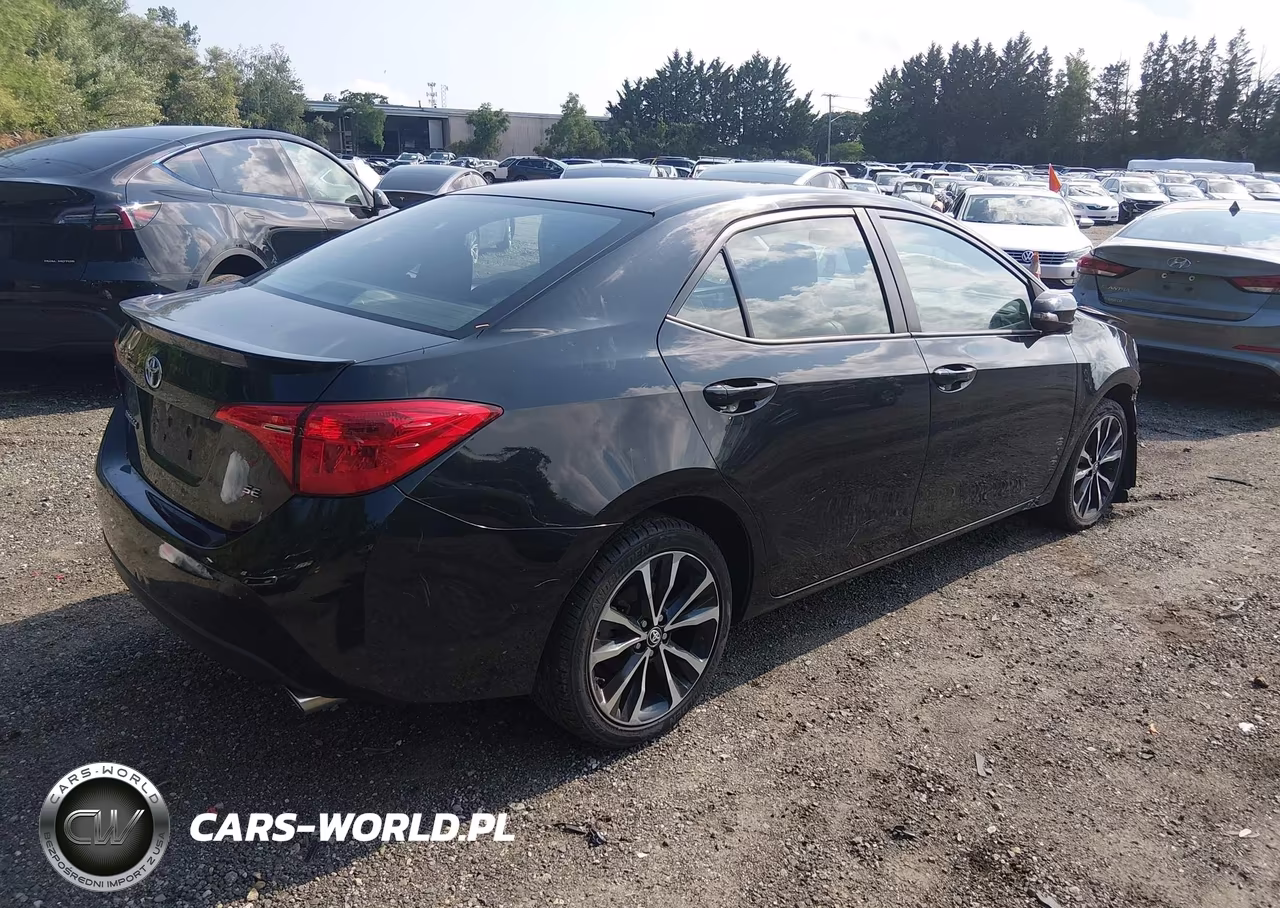 2018 Toyota Corolla Se VIN:2T1BURHE3JC090821 - 4