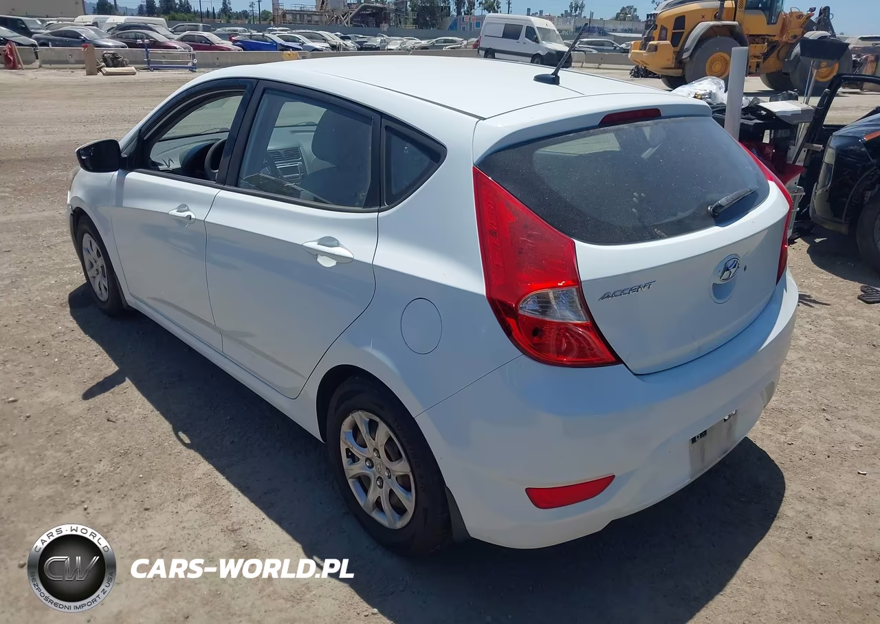 2014 Hyundai Accent Gs VIN:KMHCT5AE0EU176652 - 3