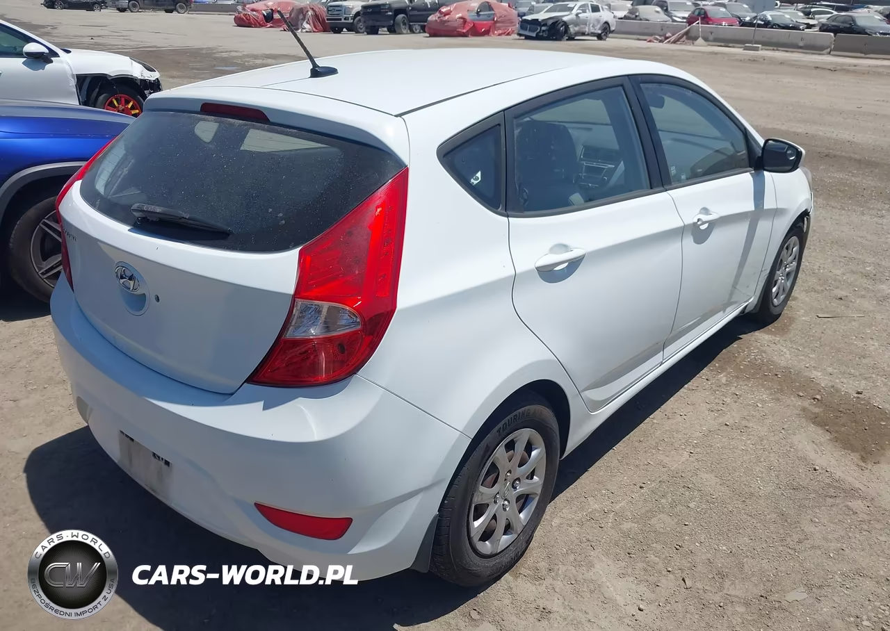 2014 Hyundai Accent Gs VIN:KMHCT5AE0EU176652 - 4