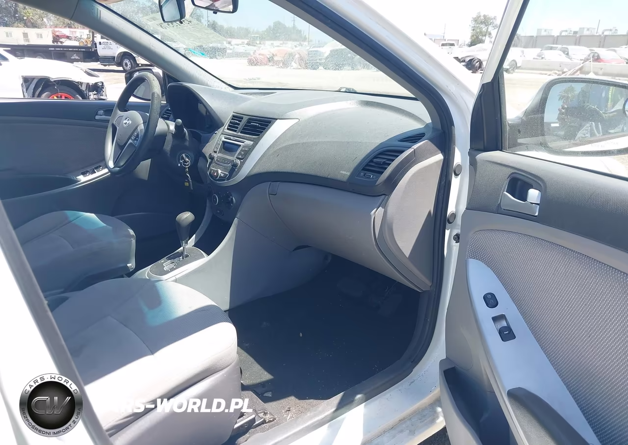 2014 Hyundai Accent Gs VIN:KMHCT5AE0EU176652 - 5