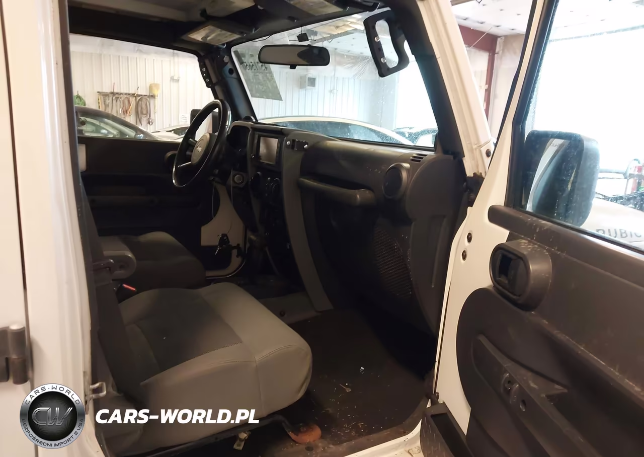 2008 Jeep Wrangler Unlimited Rubicon VIN:1J4GA69138L540571 - 5