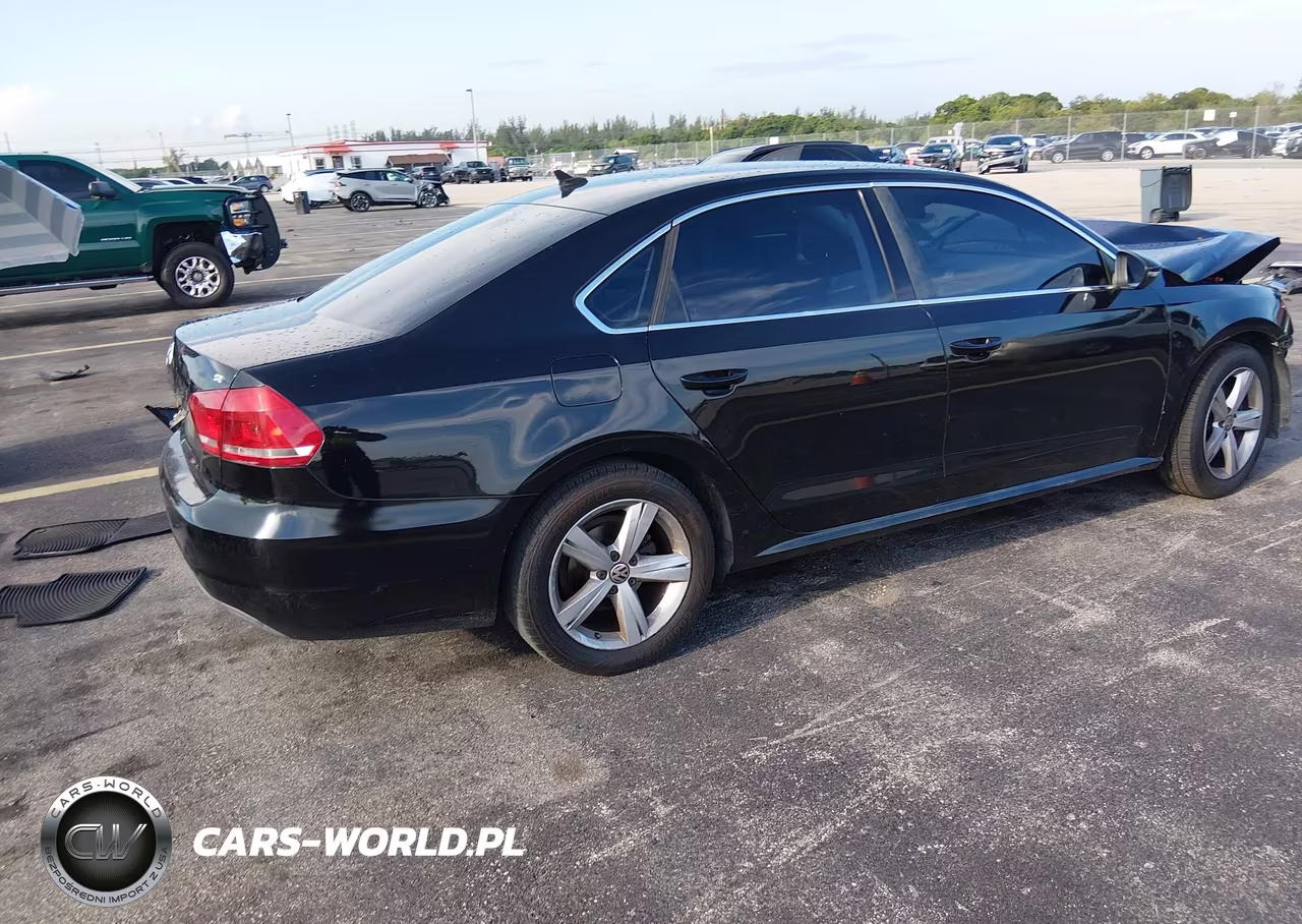 2012 Volkswagen Passat 2.5L Se VIN:1VWBH7A31CC050070 - 4