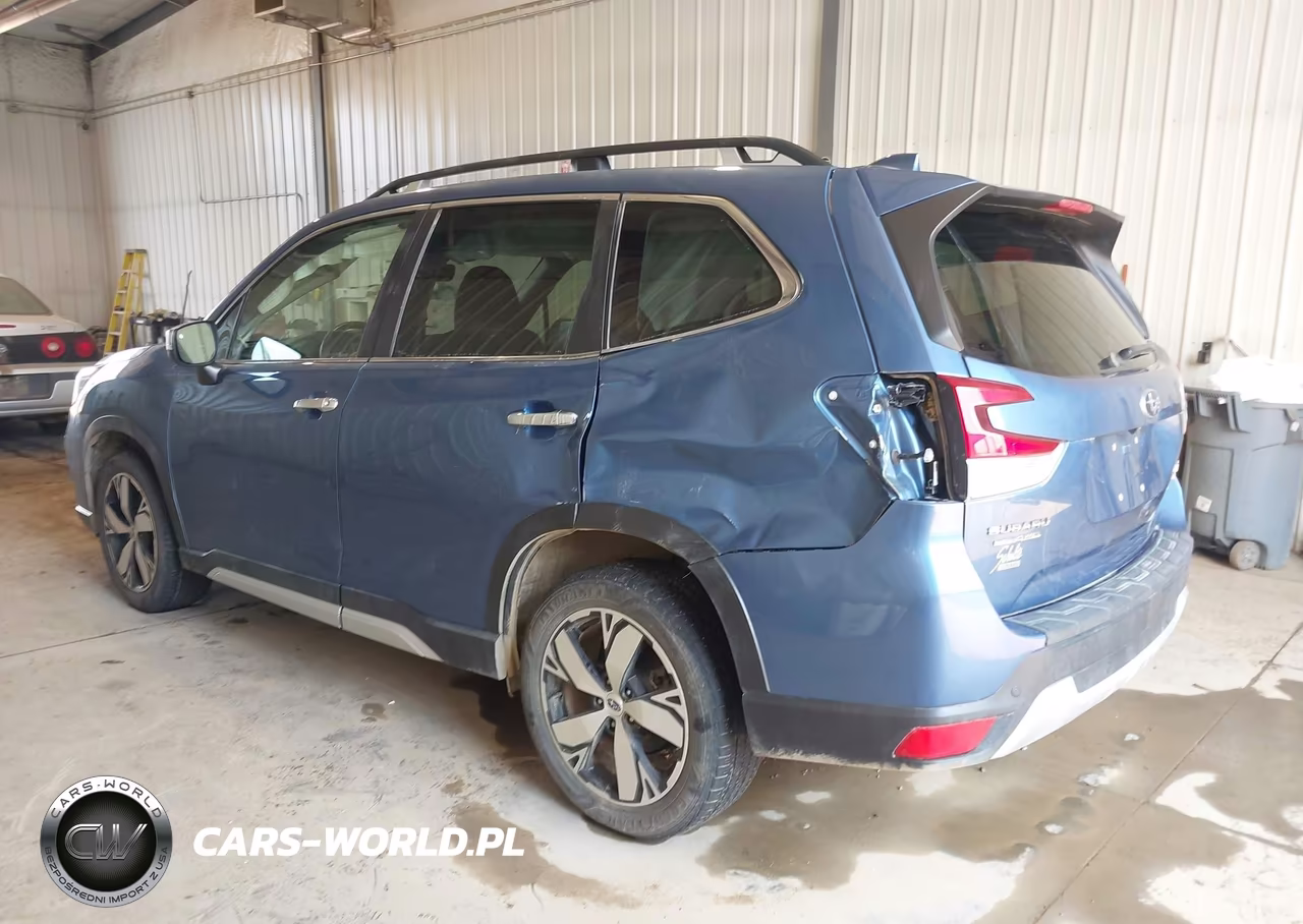 2019 Subaru Forester Touring VIN:JF2SKAWC7KH411203 - 3