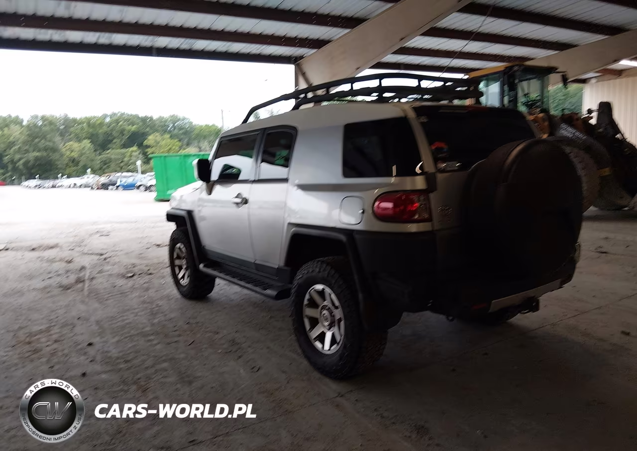 2007 Toyota Fj Cruiser VIN:JTEBU11F370007956 - 3