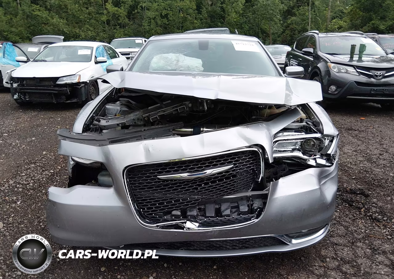 2015 Chrysler 300 Limited VIN:2C3CCAAG3FH921319 - 12