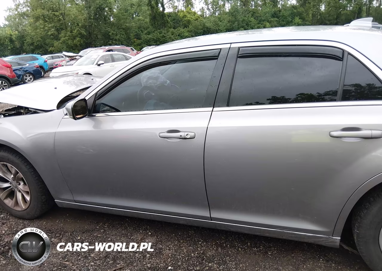 2015 Chrysler 300 Limited VIN:2C3CCAAG3FH921319 - 14