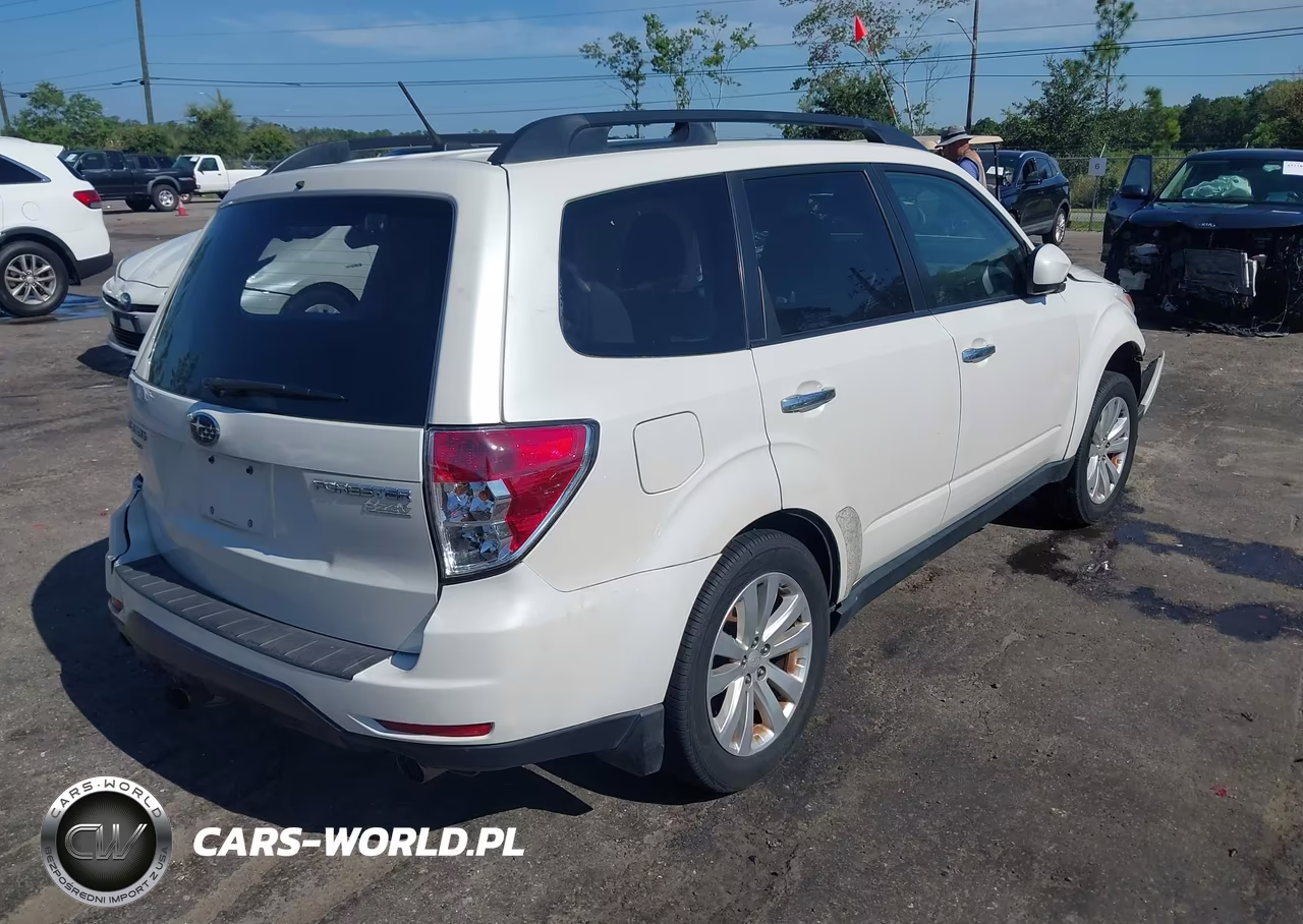2013 Subaru Forester 2.5X Limited VIN:JF2SHAEC8DH438218 - 4