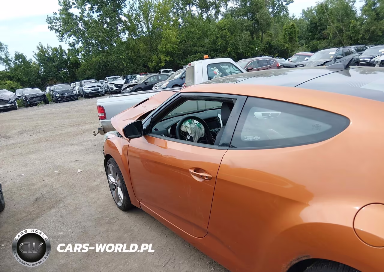 2012 Hyundai Veloster Base W-Black VIN:KMHTC6AD5CU031701 - 15