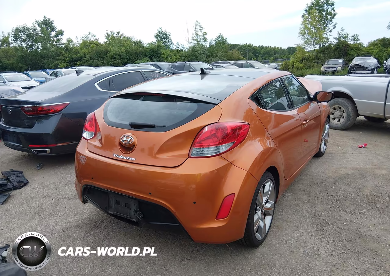 2012 Hyundai Veloster Base W-Black VIN:KMHTC6AD5CU031701 - 4