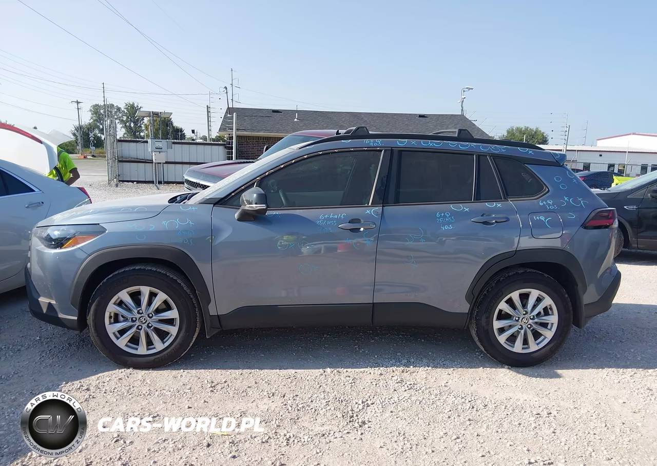 2026 Toyota Corolla Cross Le VIN:7MUCAABGXTV176135 - 14
