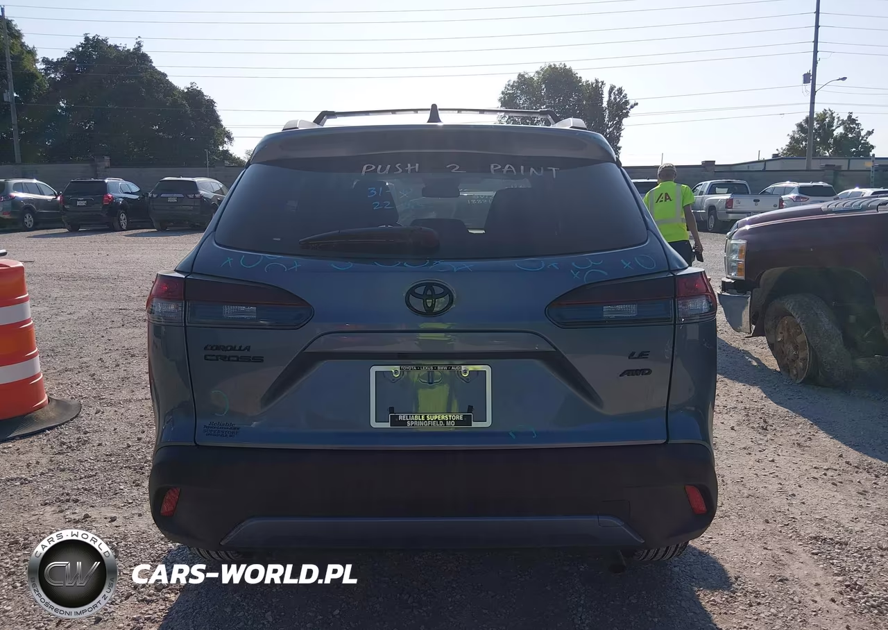2026 Toyota Corolla Cross Le VIN:7MUCAABGXTV176135 - 16