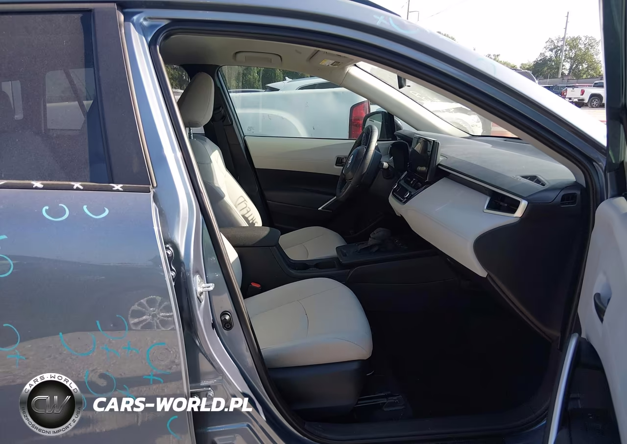 2026 Toyota Corolla Cross Le VIN:7MUCAABGXTV176135 - 5