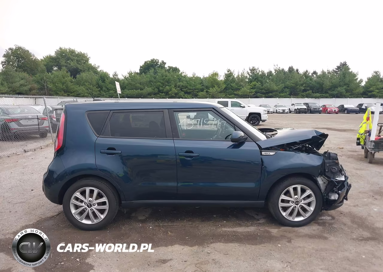 2018 Kia Soul + VIN:KNDJP3A51J7543748 - 12