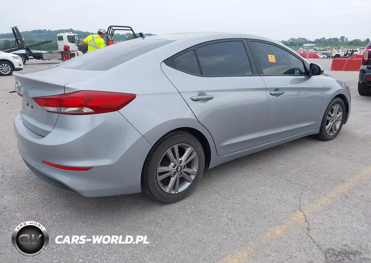 2017 Hyundai Elantra Se VIN:5NPD84LF9HH190073 - 4