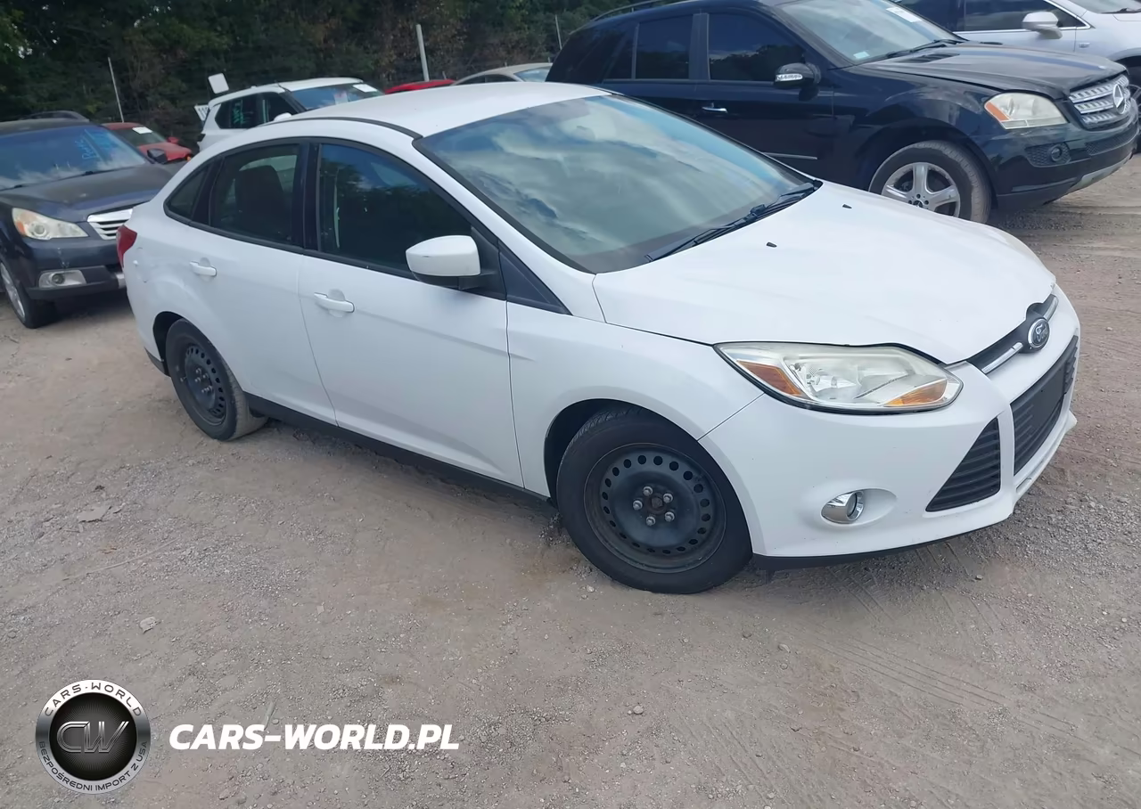 2012 Ford Focus Se VIN:1FAHP3F29CL186641 - 1