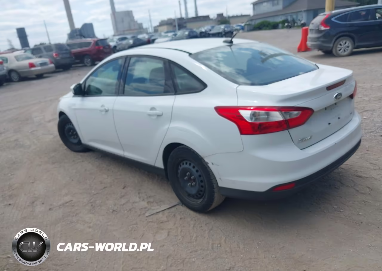 2012 Ford Focus Se VIN:1FAHP3F29CL186641 - 3