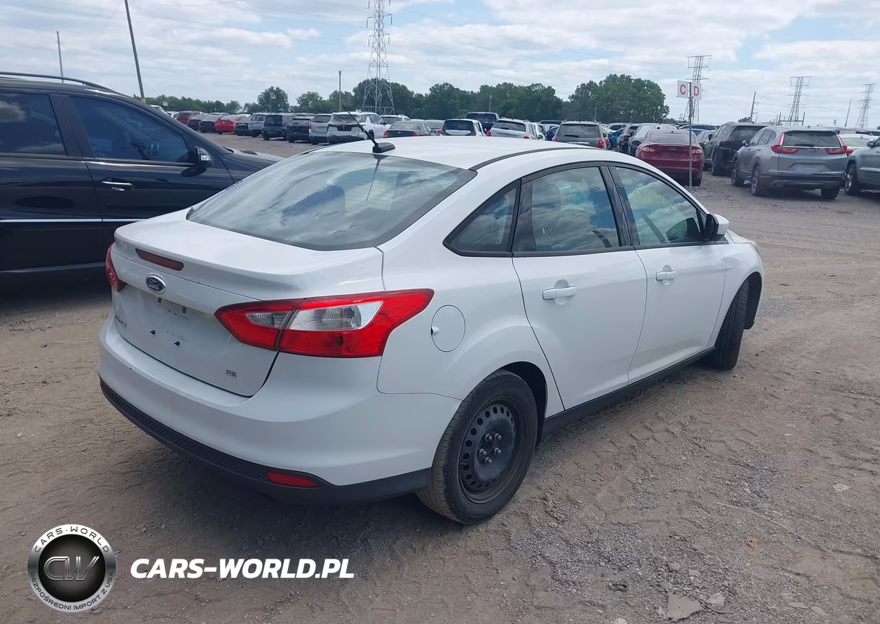 2012 Ford Focus Se VIN:1FAHP3F29CL186641 - 4