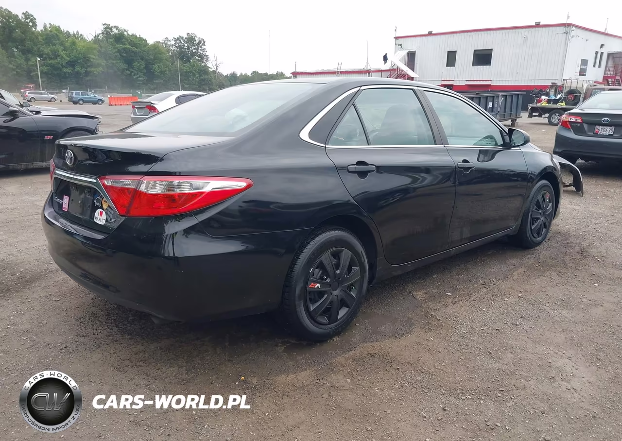 2017 Toyota Camry Le VIN:4T1BF1FK5HU378949 - 4