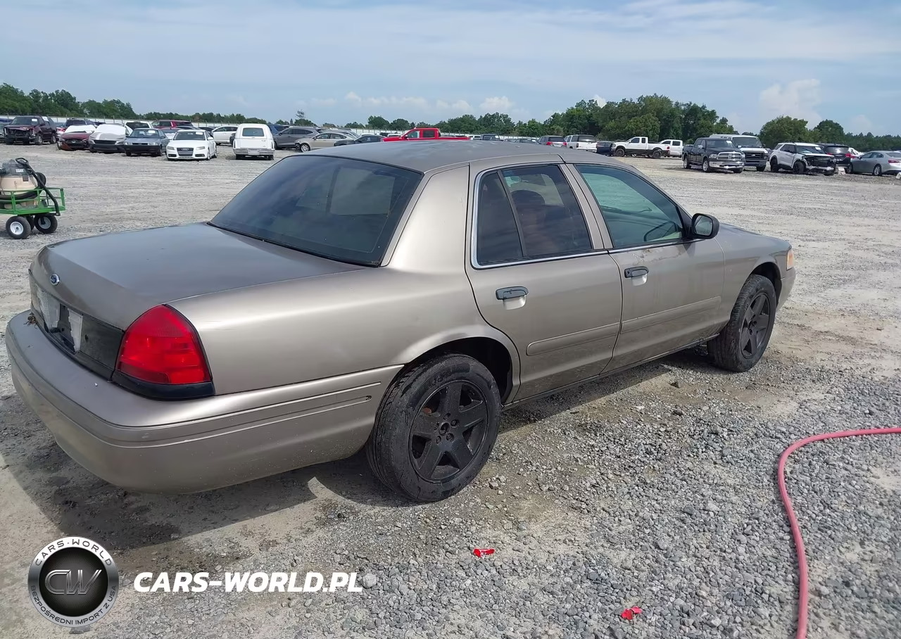 2003 Ford Crown Victoria Police VIN:2FAFP71W73X205327 - 4
