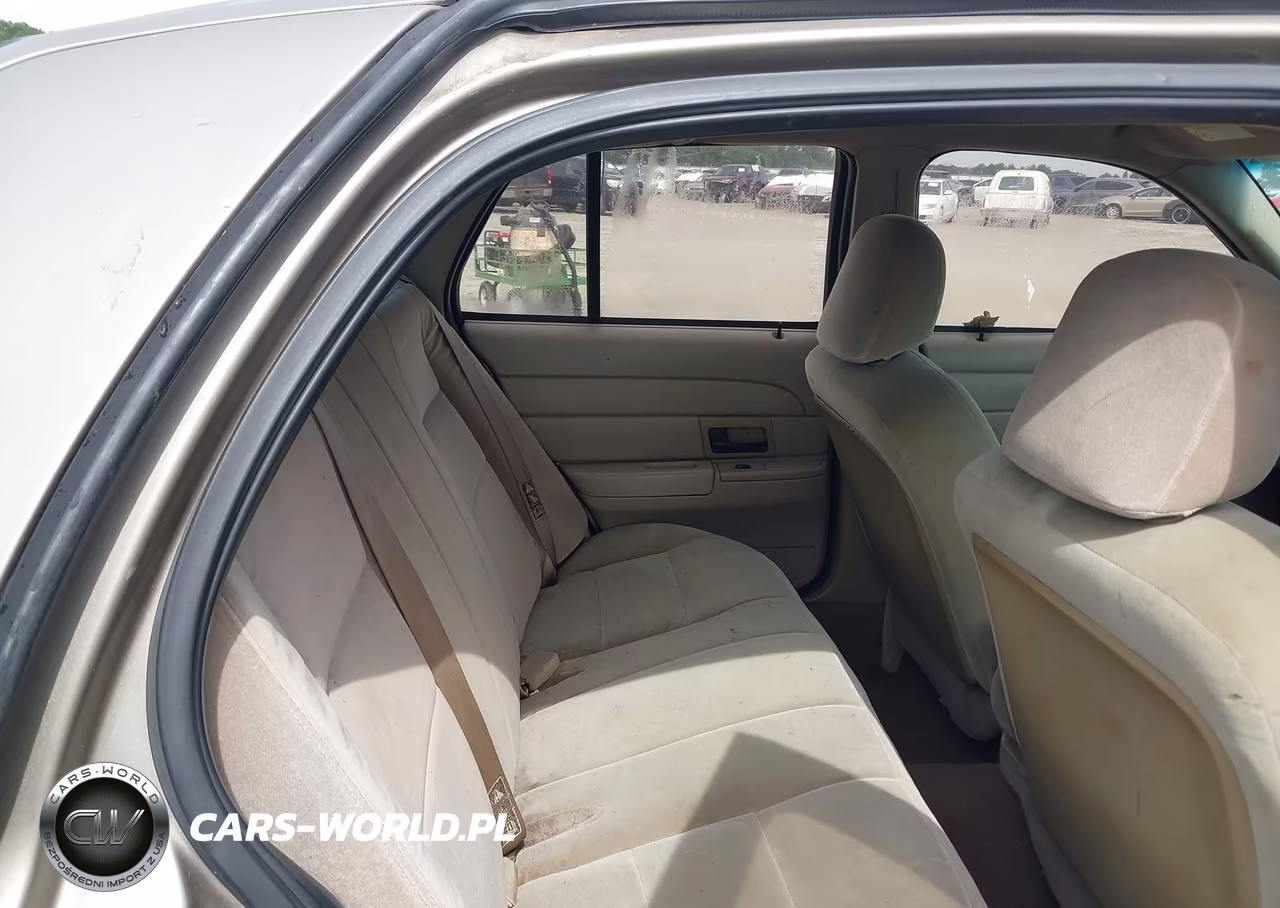 2003 Ford Crown Victoria Police VIN:2FAFP71W73X205327 - 8