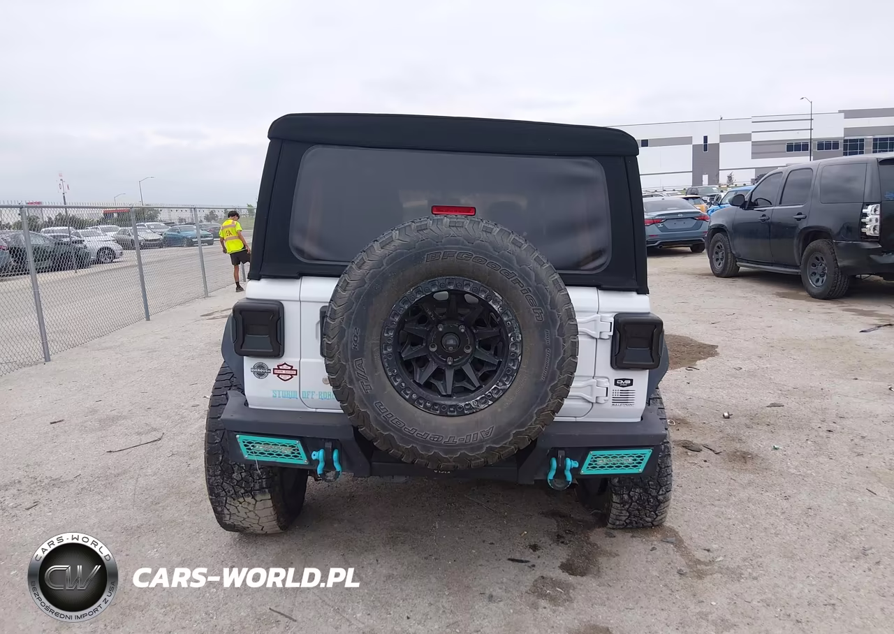 2018 Jeep Wrangler Unlimited Rubicon 4X4 VIN:1C4HJXFG9JW212729 - 16
