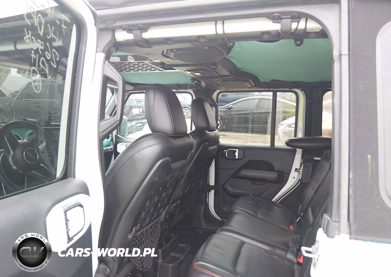 2018 Jeep Wrangler Unlimited Rubicon 4X4 VIN:1C4HJXFG9JW212729 - 8